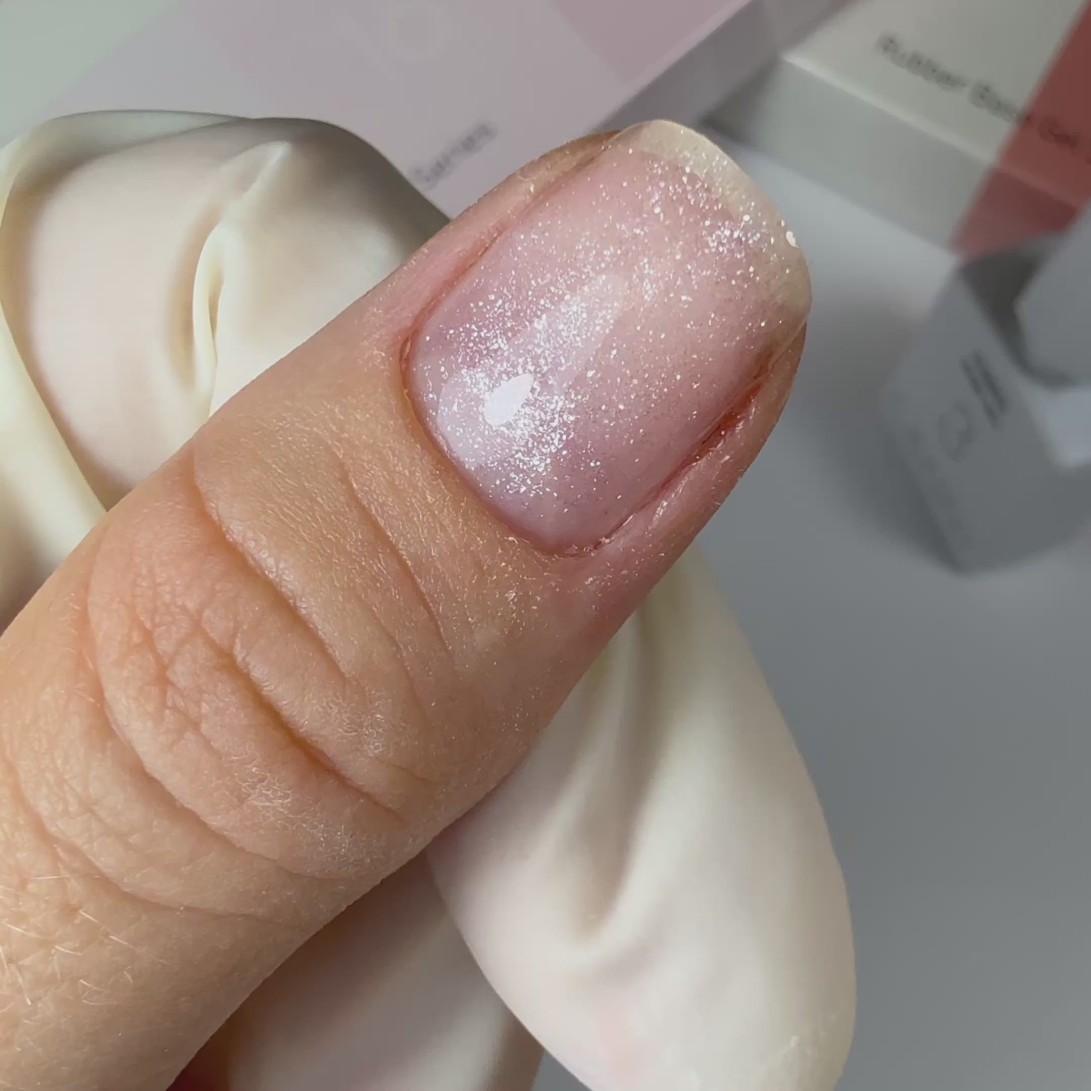 Videó betöltése: CANNI HEMA FREE Rubber Base Gel - 9 ml - X03 Shiny Silver